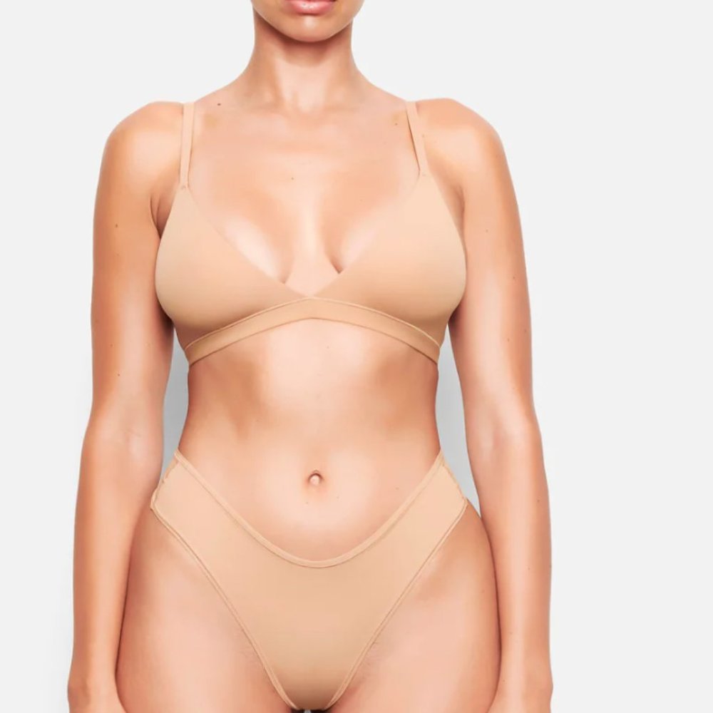 SKIMS Fits Everybody Nude Triangle Bralette Size Small